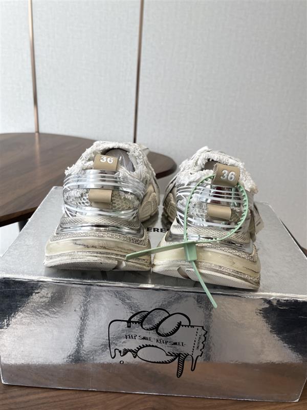 20251128103854799 370